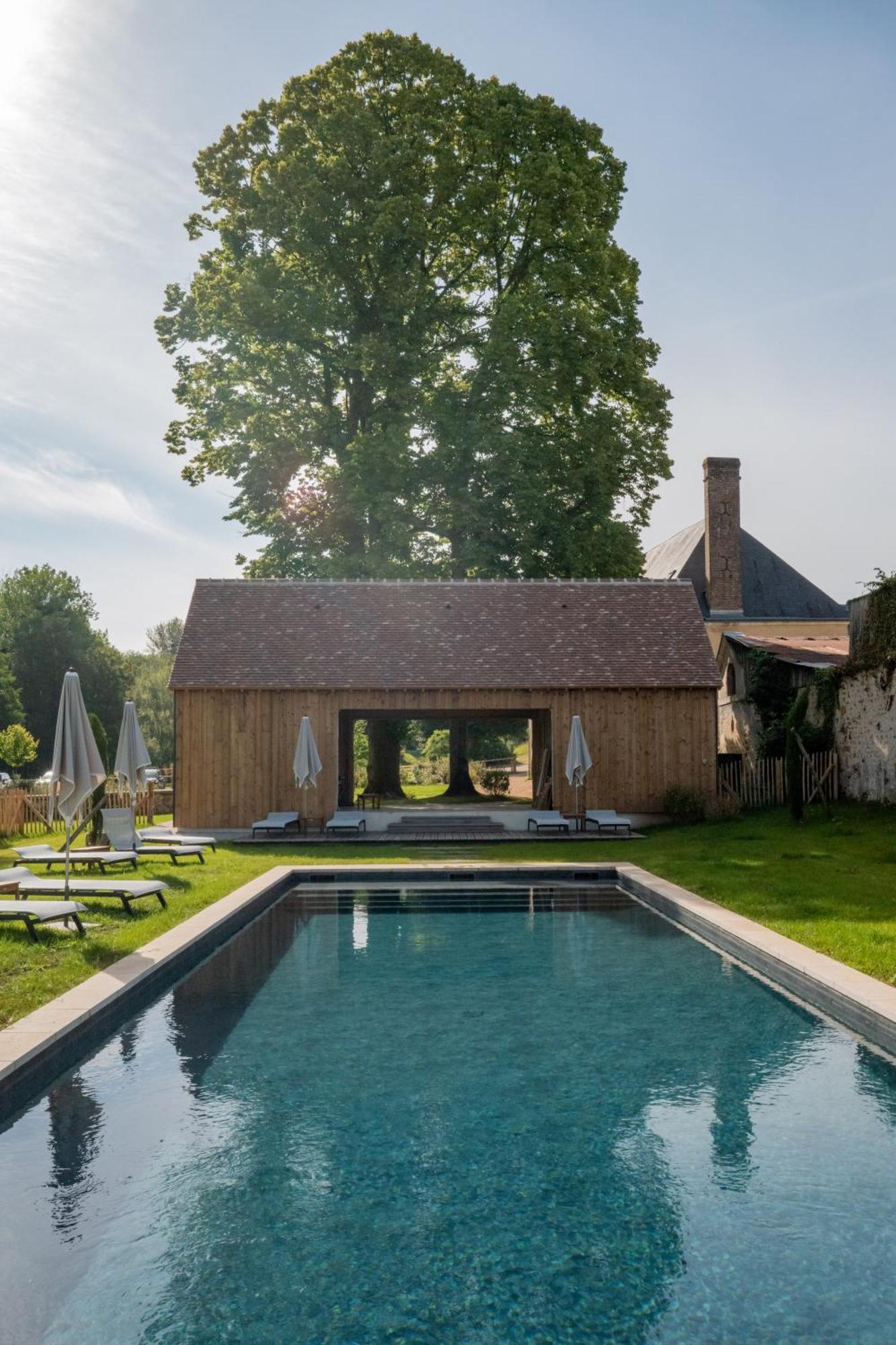 Hotel Les Pres Saint-Hilaire-le-Chatel Buitenkant foto