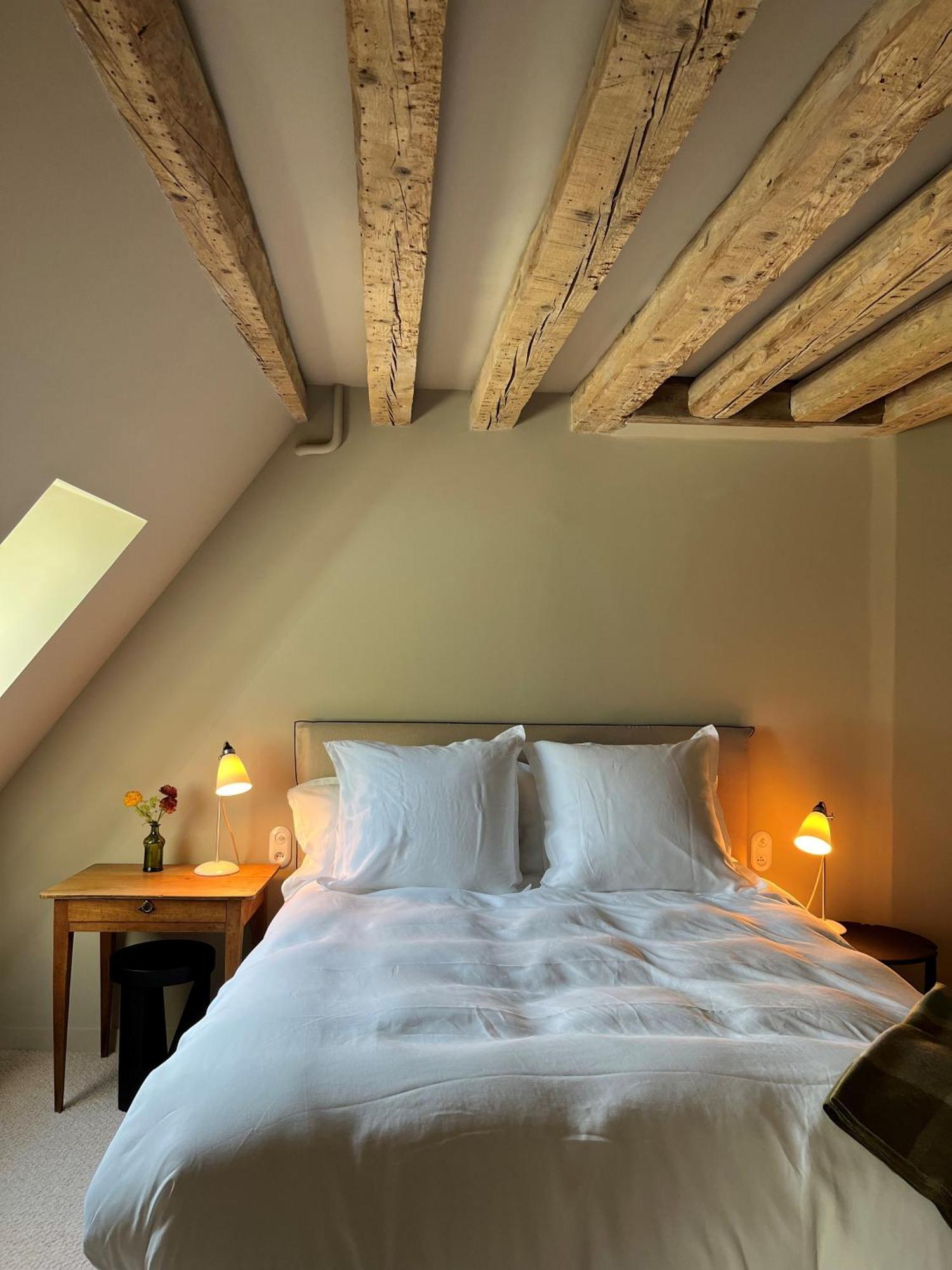 Hotel Les Pres Saint-Hilaire-le-Chatel Buitenkant foto