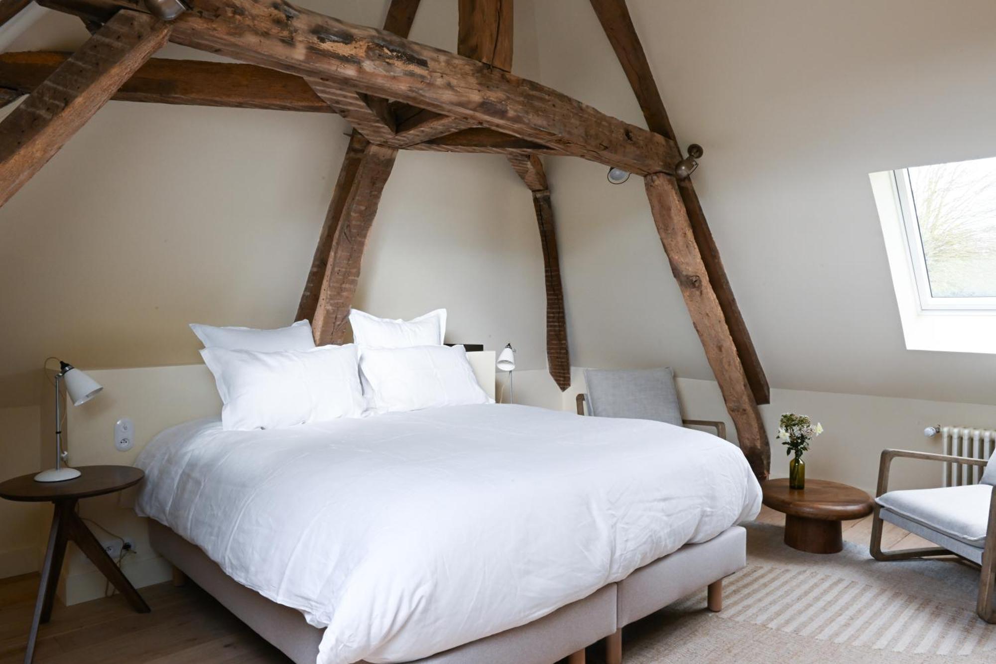 Hotel Les Pres Saint-Hilaire-le-Chatel Buitenkant foto