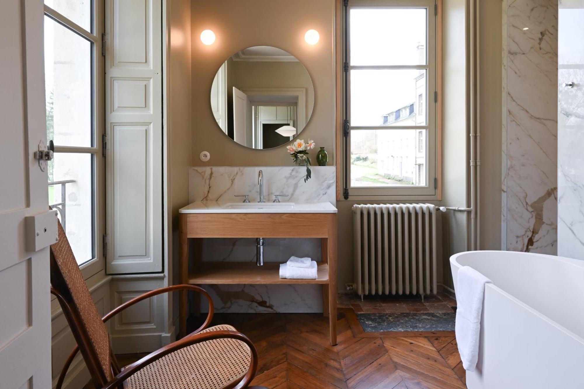 Hotel Les Pres Saint-Hilaire-le-Chatel Buitenkant foto